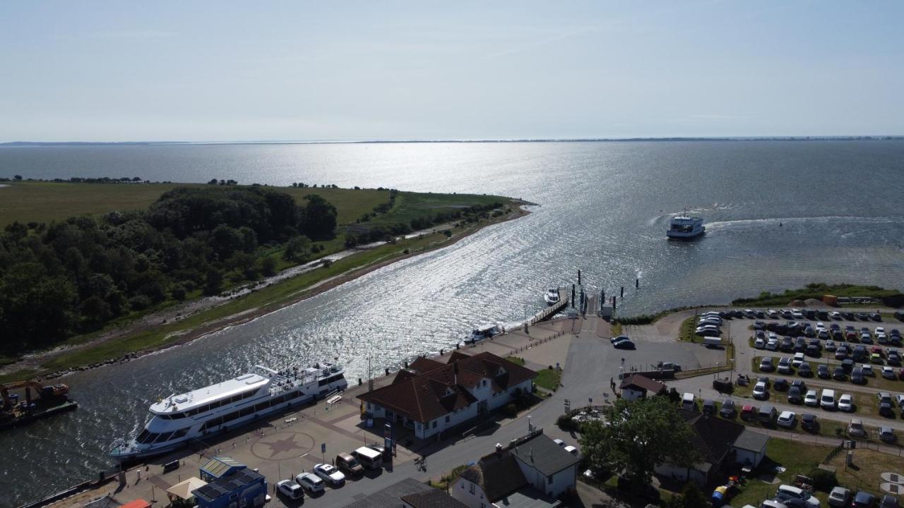 Reetferienhaus - Schaprode Hafen المظهر الخارجي الصورة