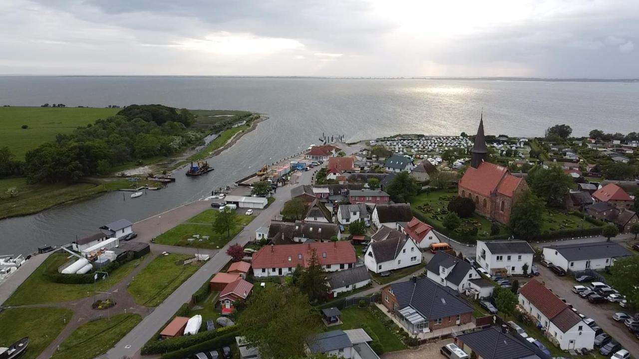 Reetferienhaus - Schaprode Hafen المظهر الخارجي الصورة